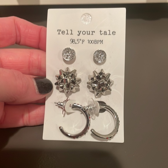 NWT Christmas Earrings Set - Picture 2 of 4